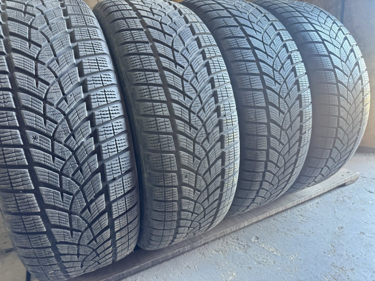 Придбати вживані шини GoodYear UltraGripPerfomance      225/55 R 18