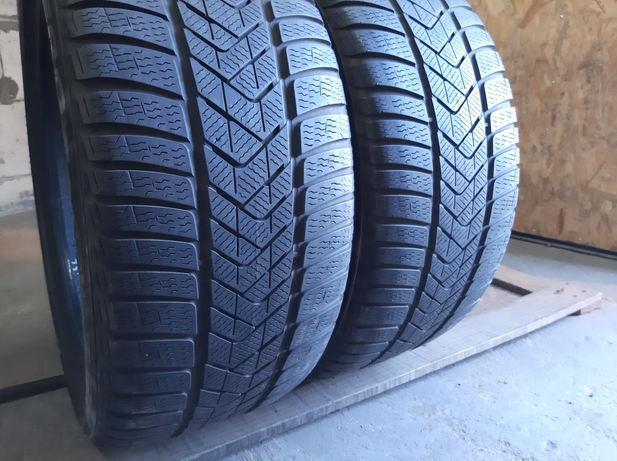 Придбати вживані шини Pirelli Sotozero 3    255/40 R 18