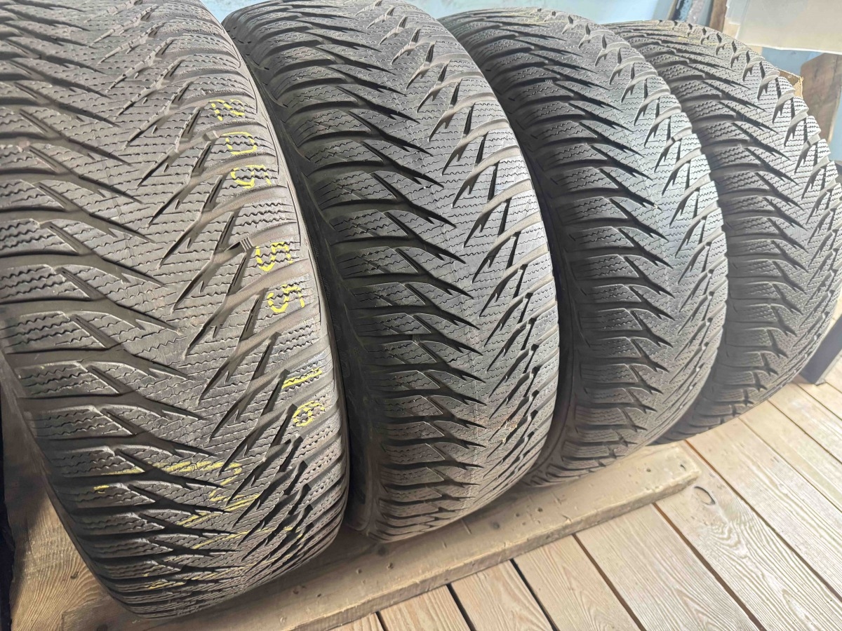 Придбати вживані шини Good Year Ultra Grip 8    205/55 R 16