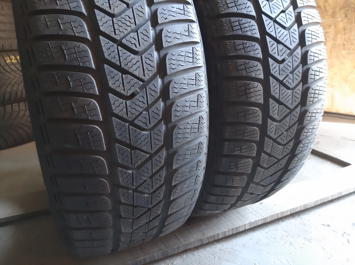 Придбати вживані шини Pirelli Sottozero 3   215/55 R 16