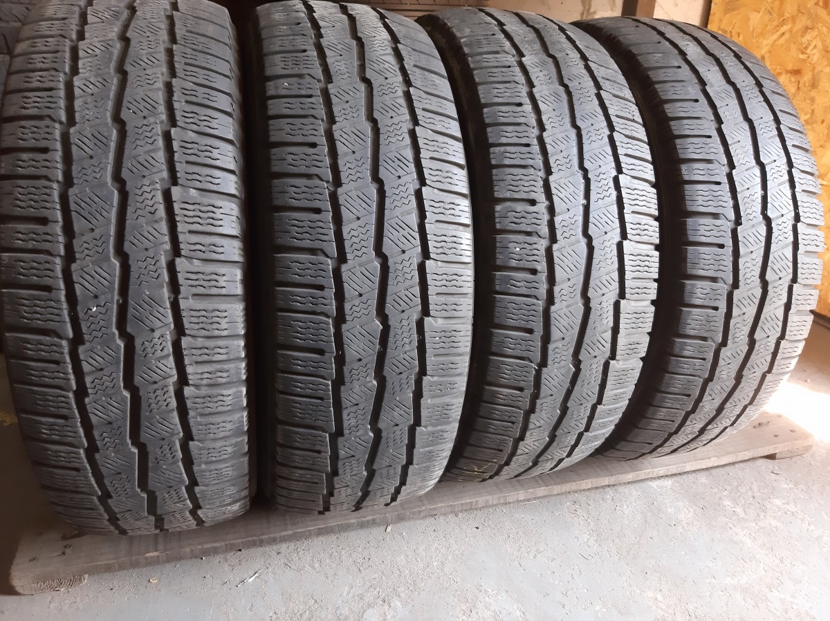 Придбати вживані шини Michelin Agilis Alpin.    235/65 R 16C