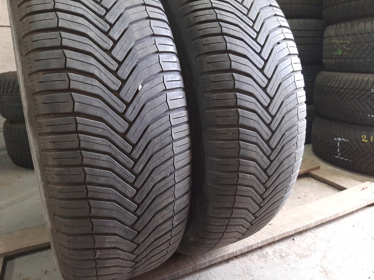 Придбати вживані шини Michelin Cross Climate Suv   235/65 R 17