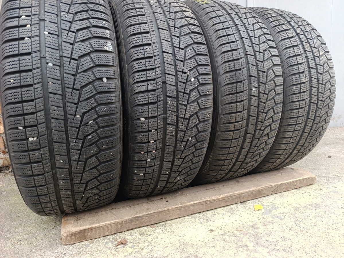 Придбати вживані шини Hankook Winter I Cept EVO2 SUV   . 225/55 R 18