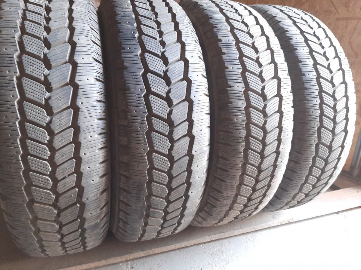 Вживані шини з Європи Michelin Agilis 81 Snow-Ice 205/70 R 15C