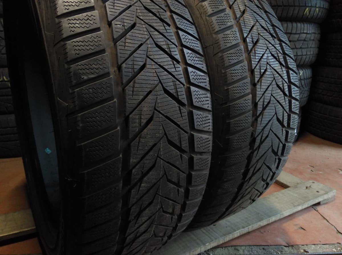 Вживані шини з Європи Vredestein Wintrac Xtreme S 235/45 R 19