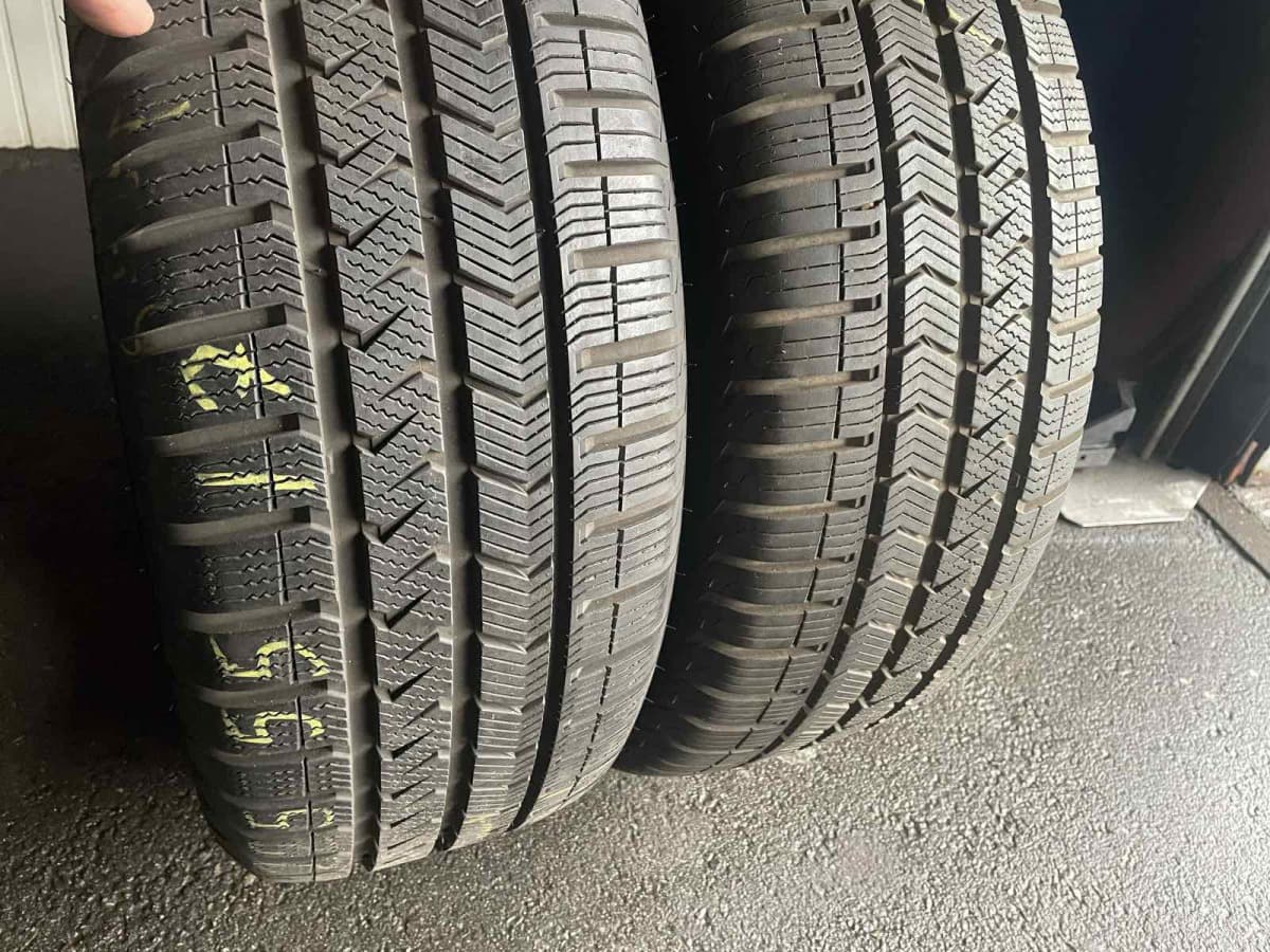 Вживані шини з Європи Vredestein Quatrac 5 225/55 R 17