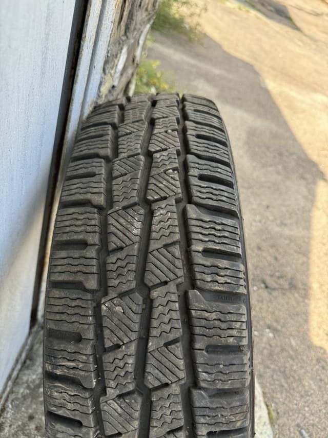 Вживані шини з Європи Michelin AgilisAlpin 195/75 R 16C