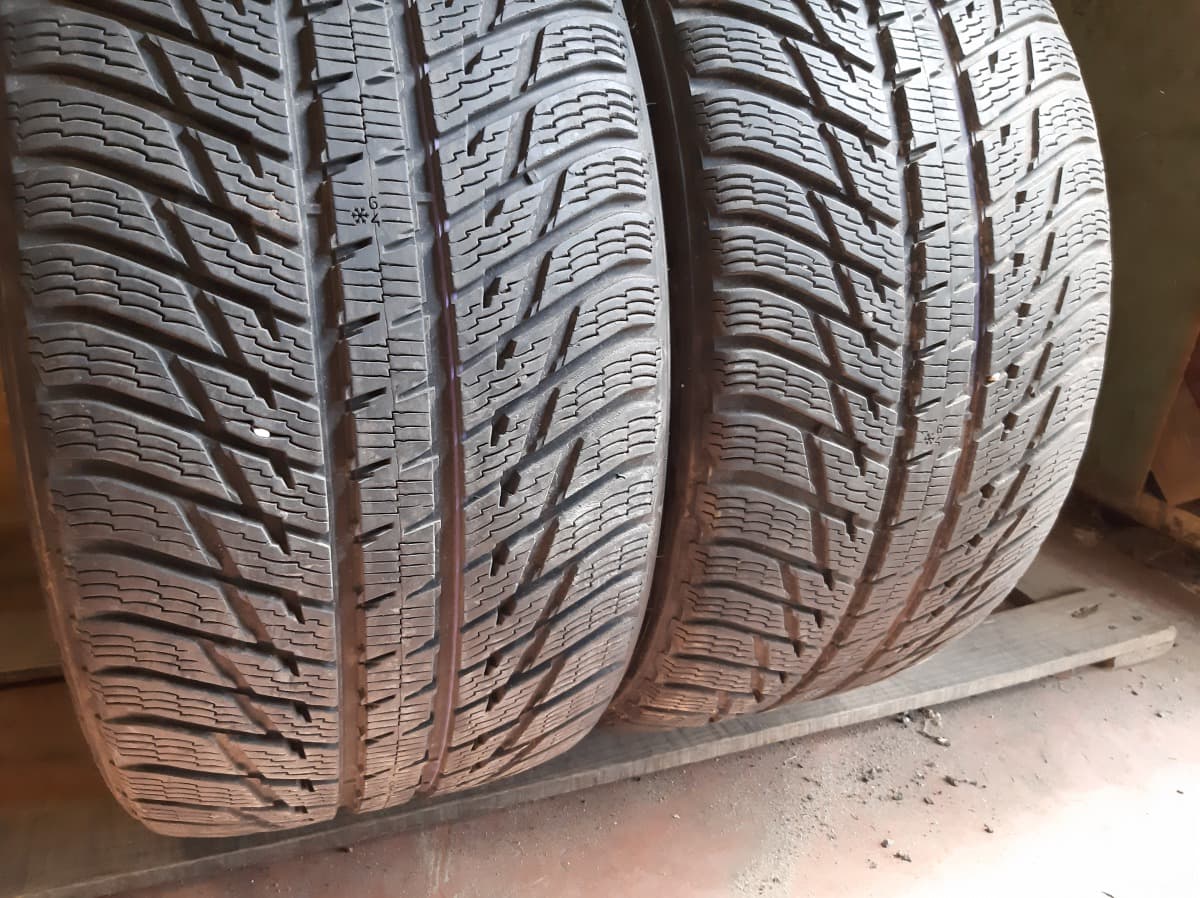 Вживані шини з Європи Nokian WR SUV3 295/35 R 21