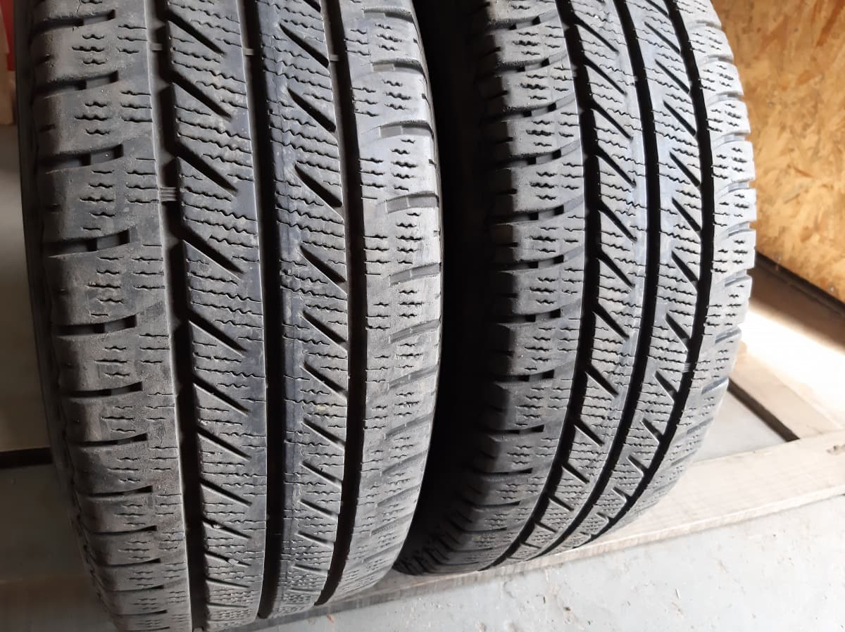 Вживані шини з Європи GoodYear Vector4Season cargo 215/65 R 15C