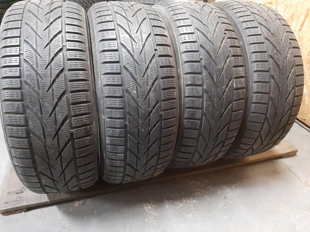 Вживані шини з Європи TOYO Snow PRO XS 953  215/50 R 18