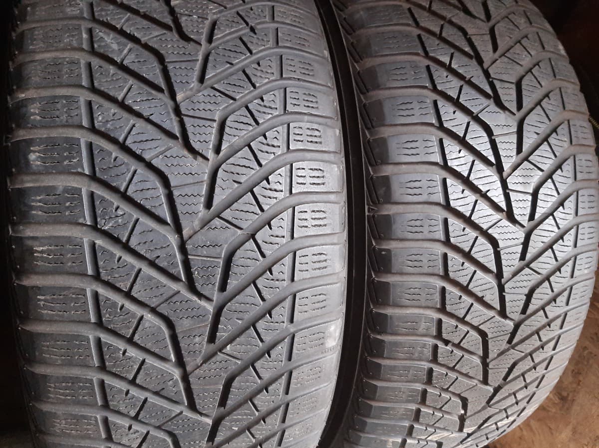 Вживані шини з Європи Yokohama BluEarthWinter V905  255/45 R 20