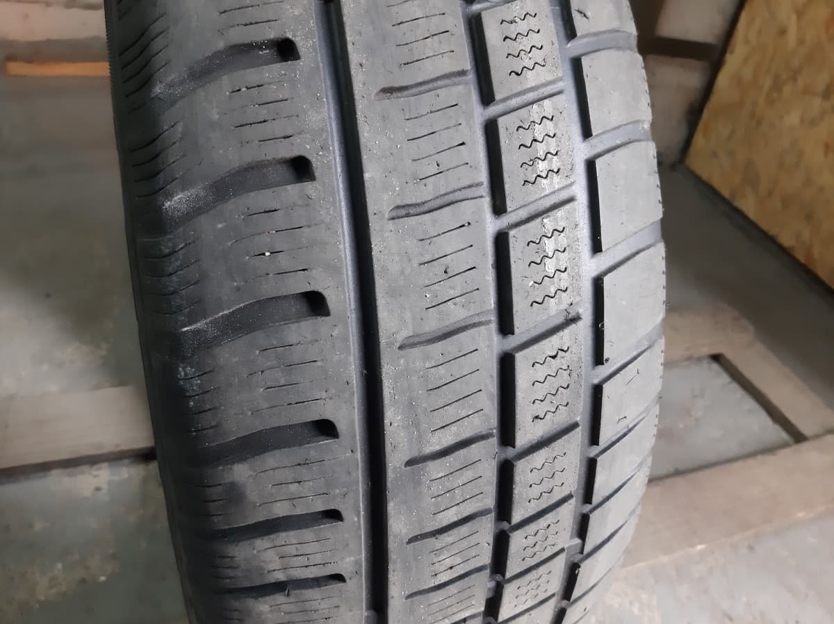 Вживані шини з Європи Starfine W200 215/65 R 16