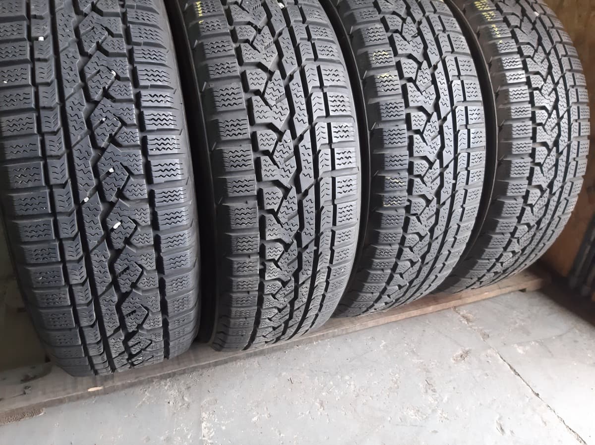 Вживані шини з Європи Kumho I Zen RV  … 225/65 R 17