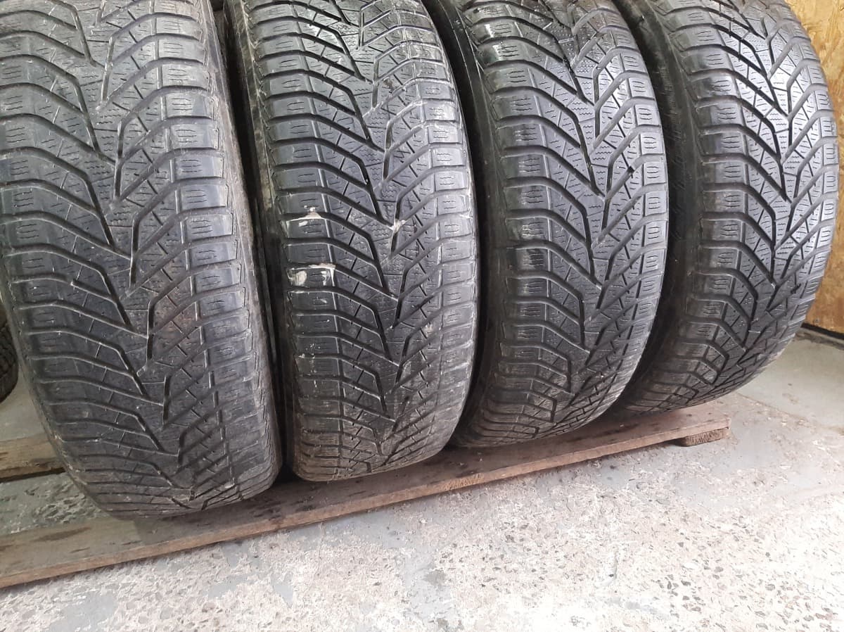 Вживані шини з Європи Yokohama BlueEarthWinterV905  225/60 R 18