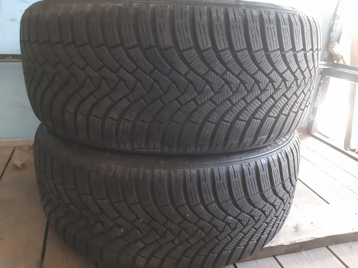 Вживані шини з Європи Falken Eurowinter HS 01.     245/40 R 20