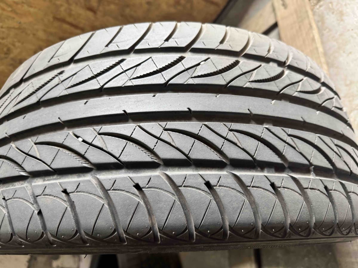 Вживані шини з Європи Blackhawk Street-H 235/45 R 17