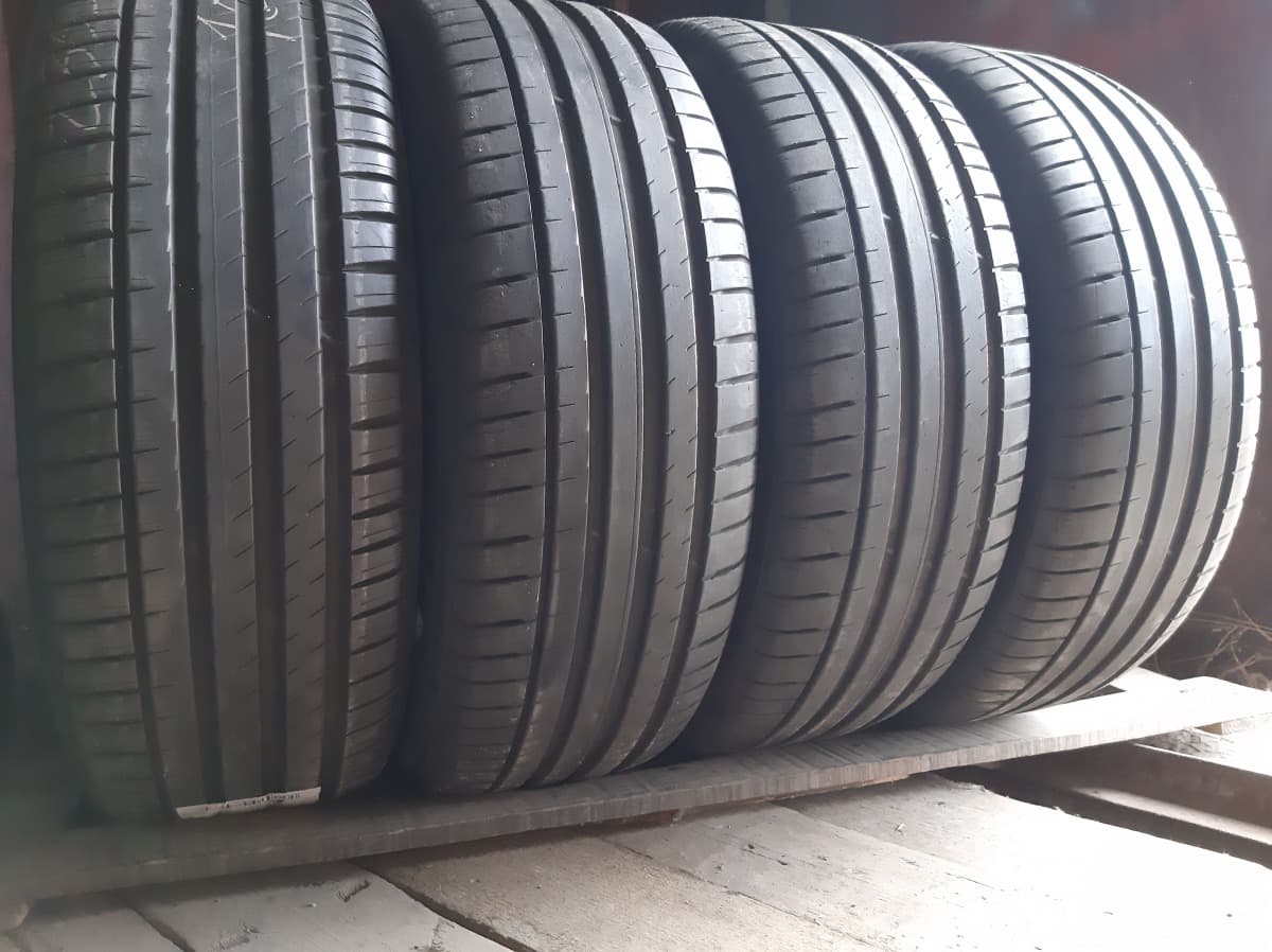 Вживані шини з Європи Michelin Latitude Sport 3 / / 235/60 R 18