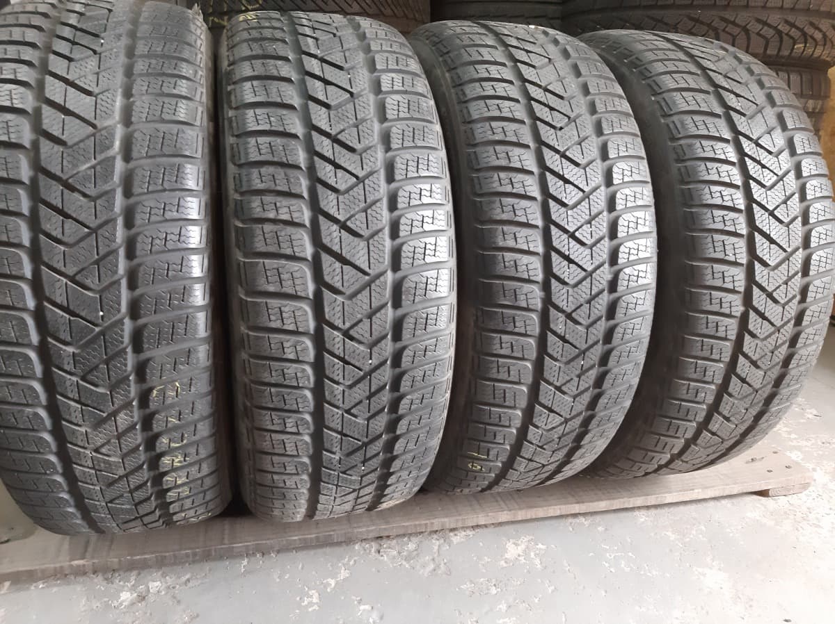 Вживані шини з Європи Pirelli Sottozero 3 235/45 R 19