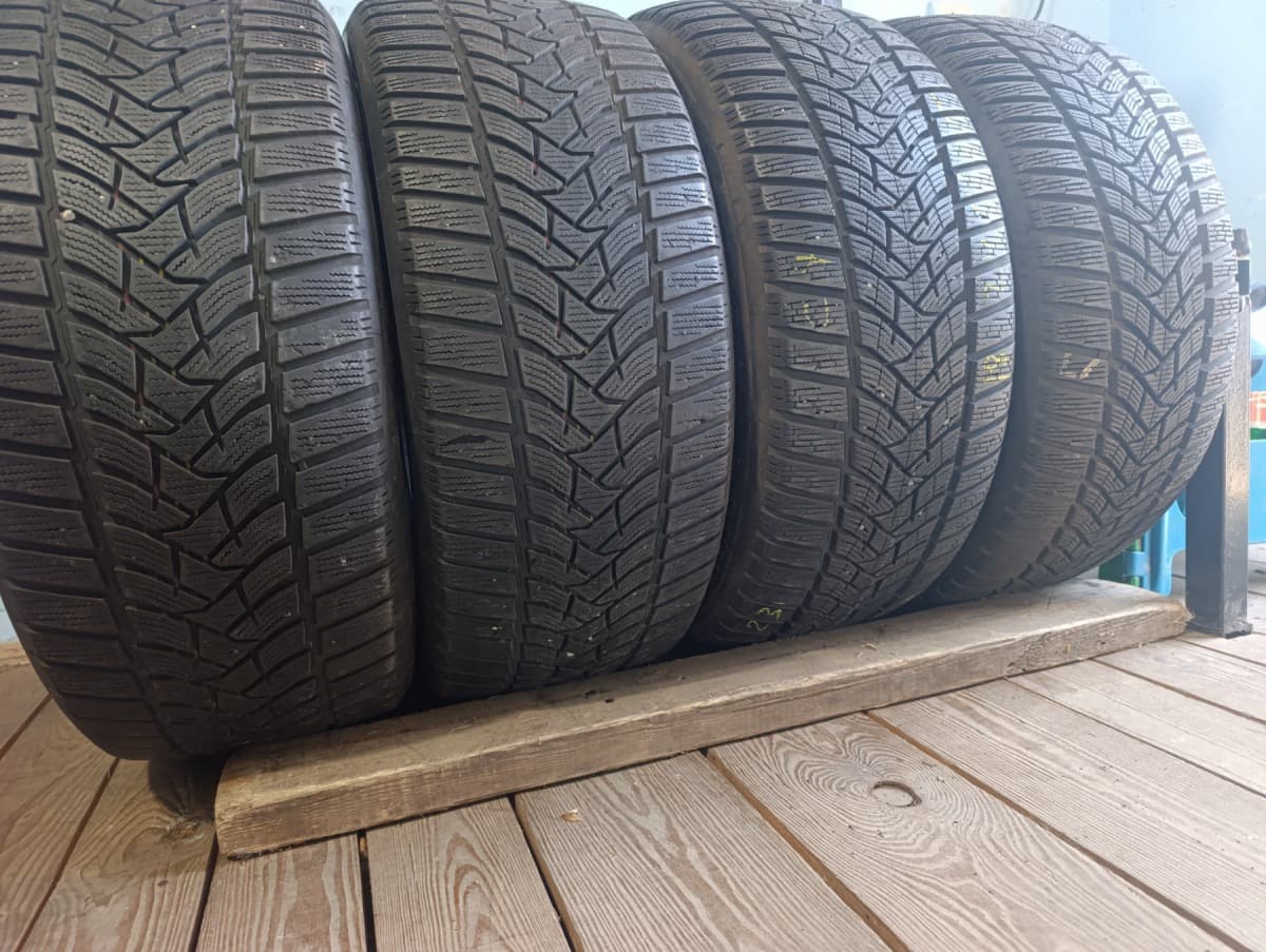 Вживані шини з Європи Dunlop Winter Sport 5 245/45 R 18