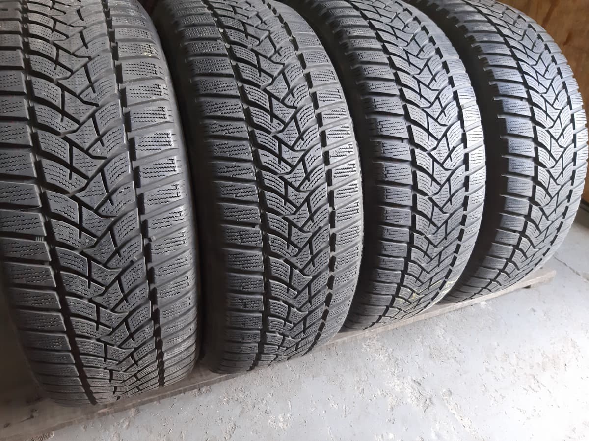 Вживані шини з Європи Dunlop Winter Sport 5   . 215/55 R 17