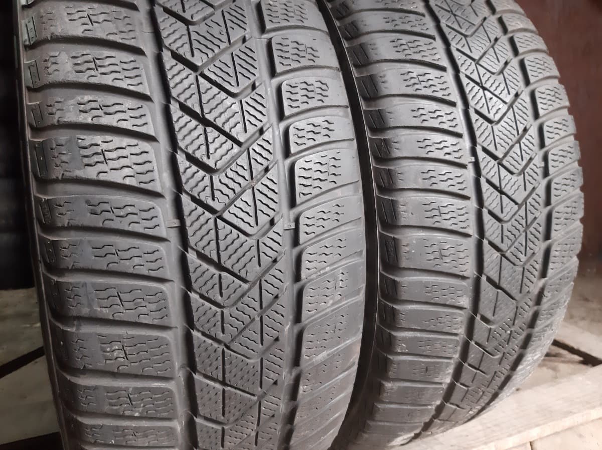 Вживані шини з Європи Pirelli Sottozero 3   245/45 R 18