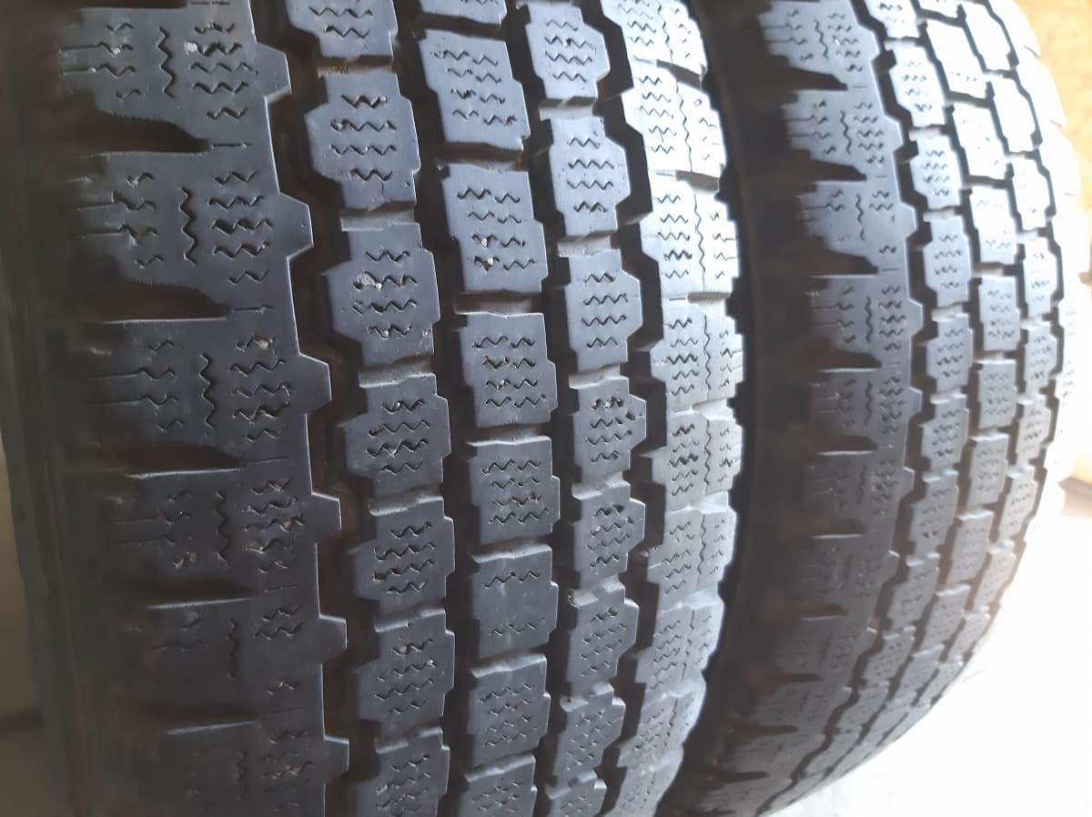 Вживані шини з Європи Bridgestone Blizzak W800      225/65 R 16C
