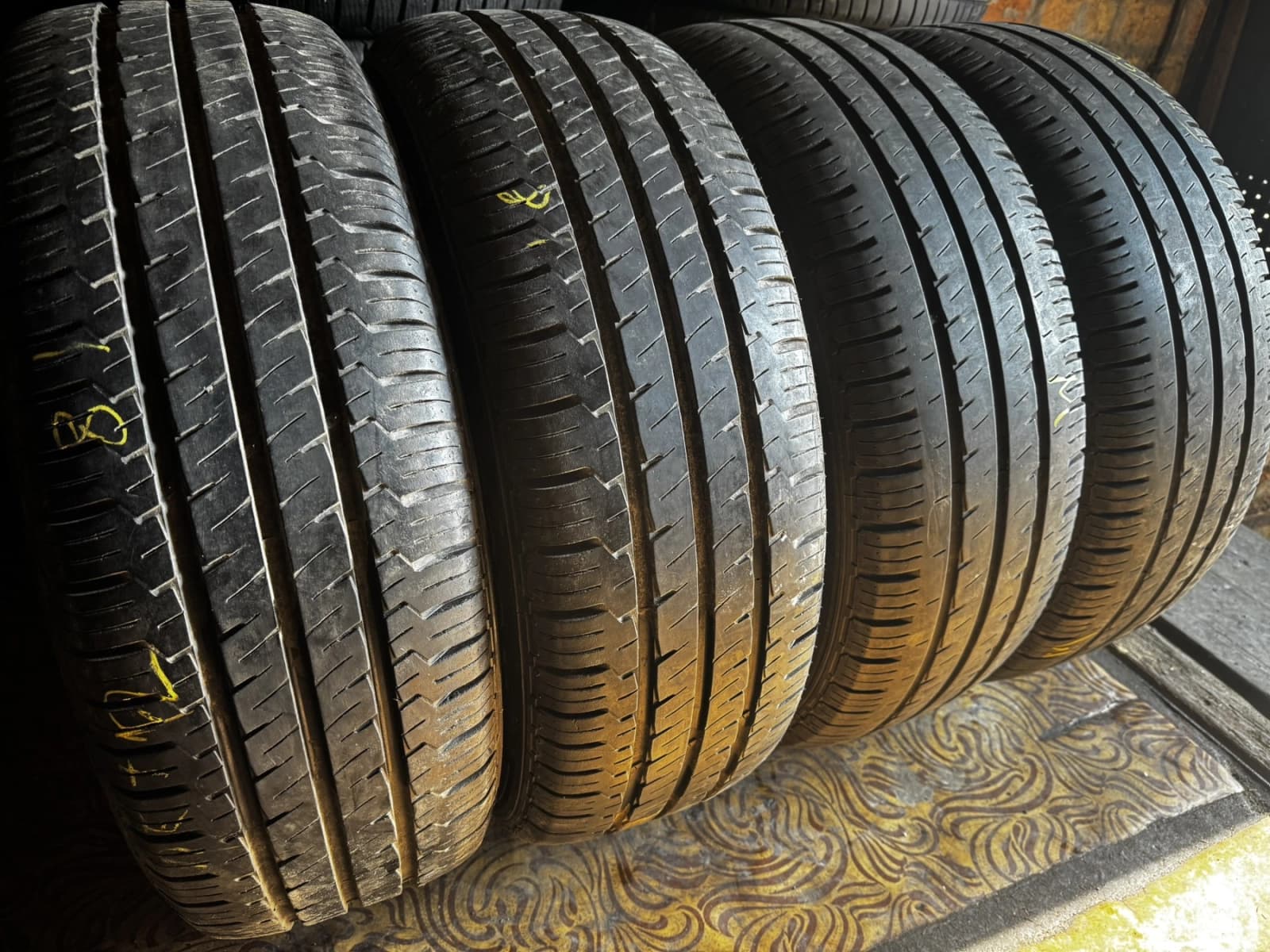Вживані шини з Європи Hankook Vantra LT   235/65 R 16C