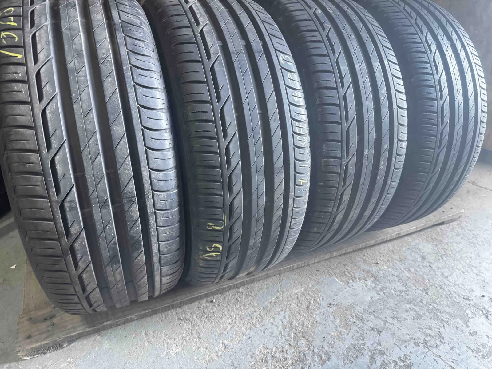 Вживані шини з Європи Bridgestone Turanza T001    …  225/50 R 17