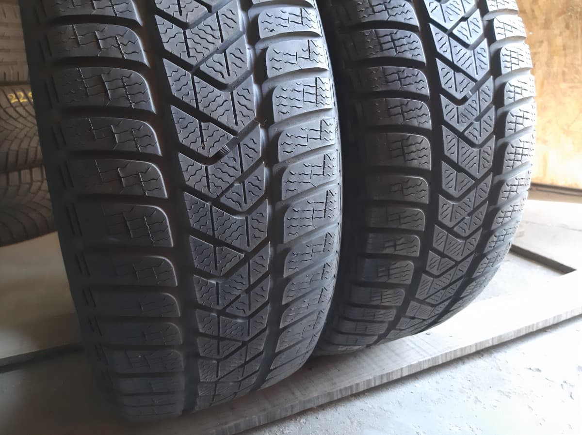Вживані шини з Європи Pirelli Sottozero 3   215/55 R 16