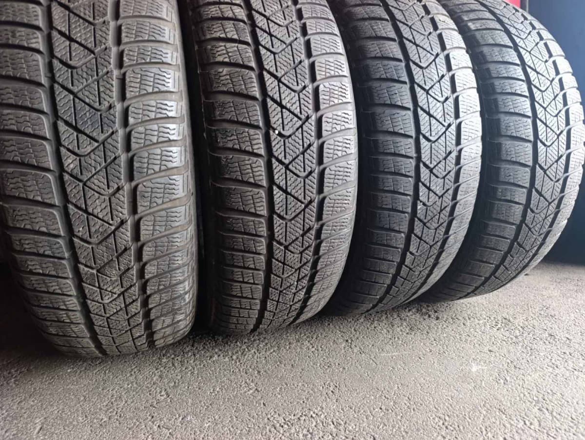 Вживані шини з Європи Pirelli Sottozero3     205/55 R 17