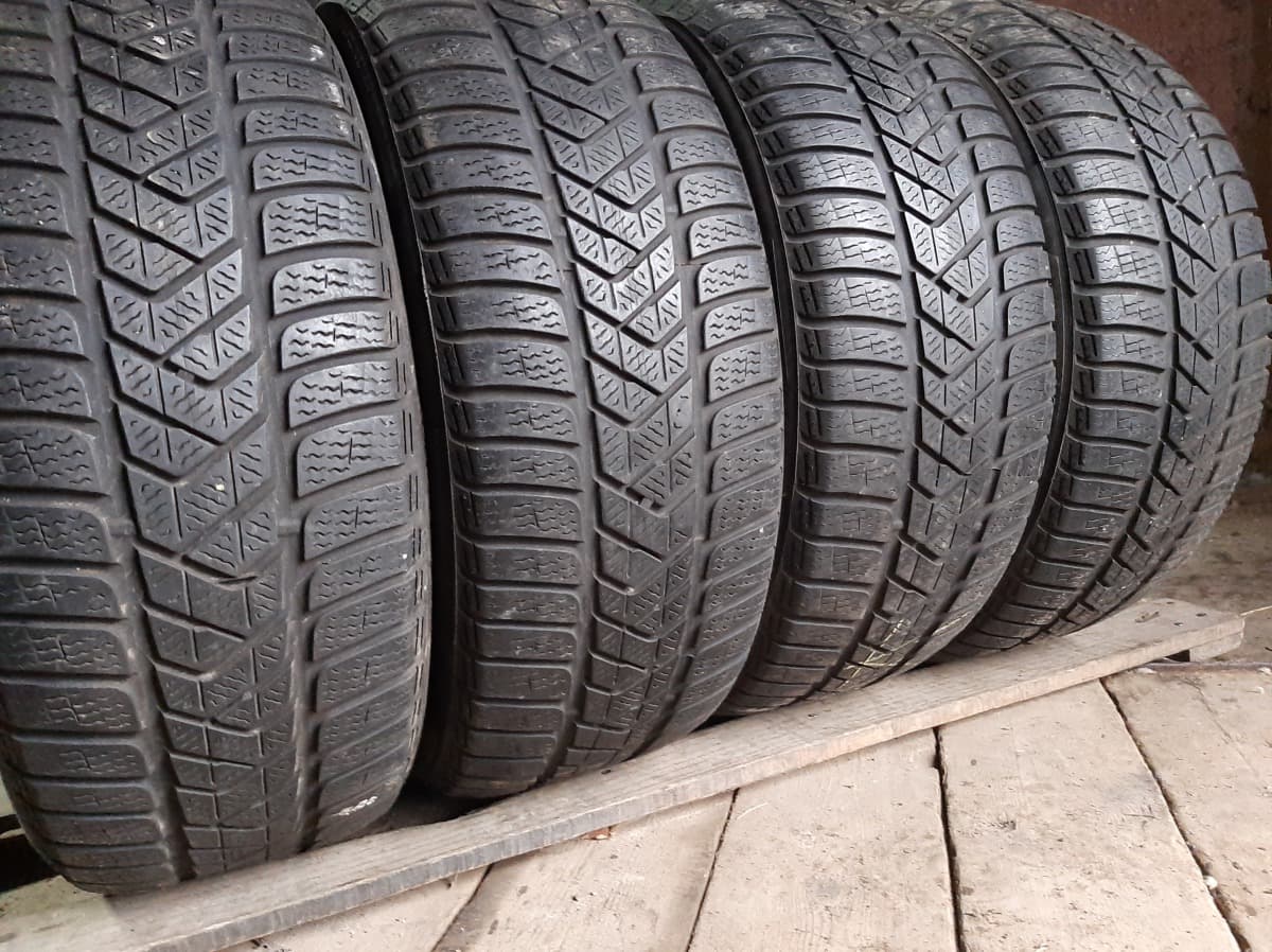Вживані шини з Європи Pirelli Sottozero 3    / 225/45 R 18