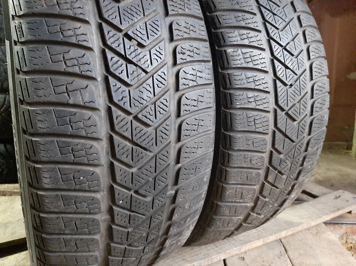 Вживані шини з Європи Pirelli Sottozero 3    245/45 R 19