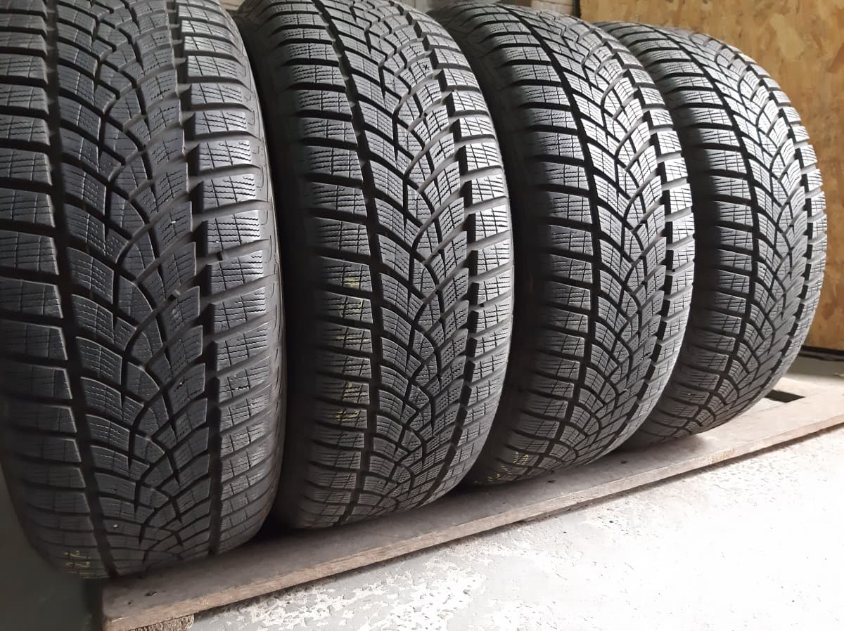 Вживані шини з Європи GoodYear Ultra Grip Performance   225/55 R 17