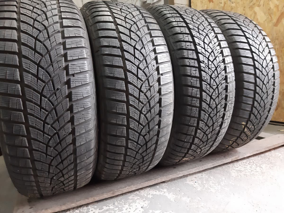 Вживані шини з Європи GoodYear Ultra Grip Performance   225/55 R 17