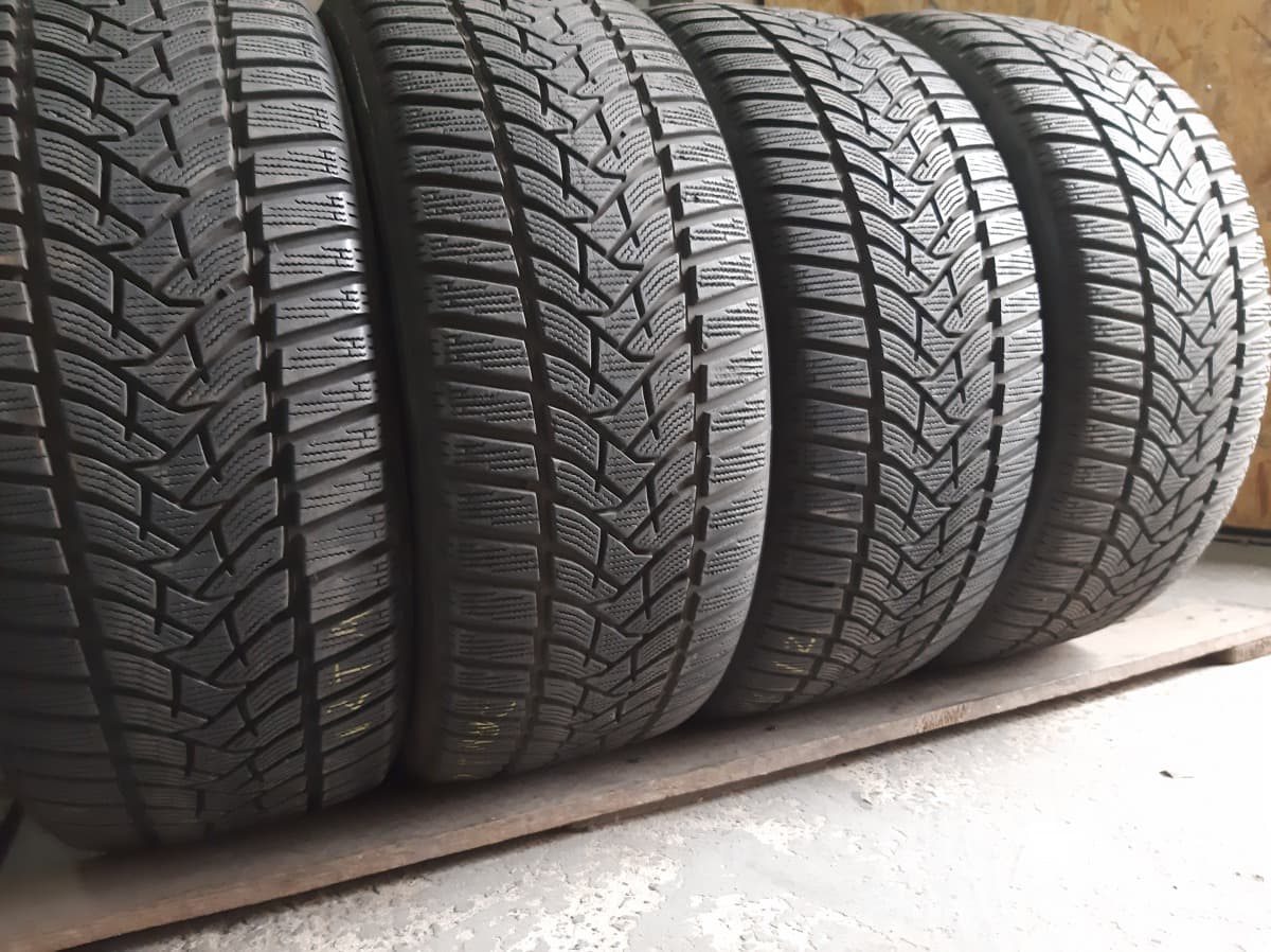 Вживані шини з Європи Dunlop WinterSport 5    . 235/45 R 18