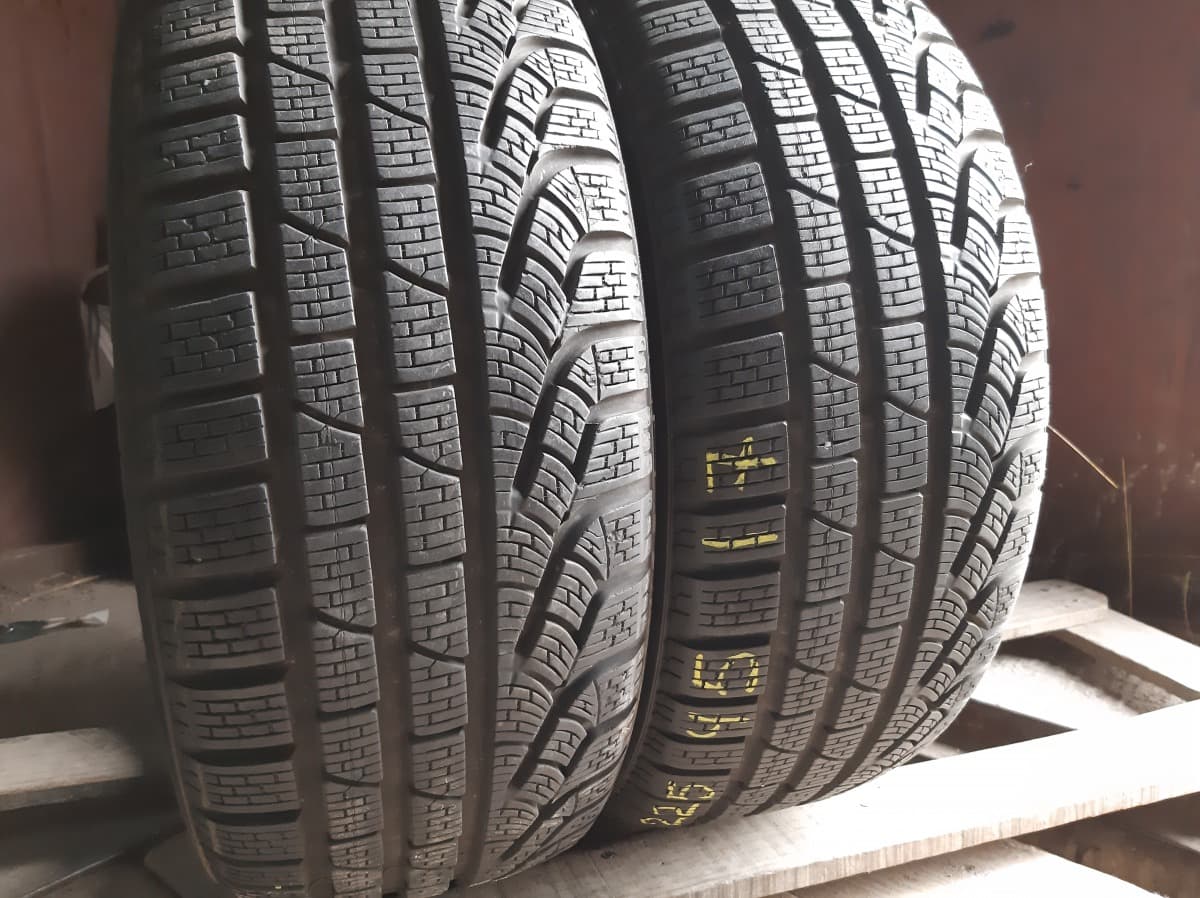 Вживані шини з Європи Pirelli Sottozero Winter 210   225/45 R 17
