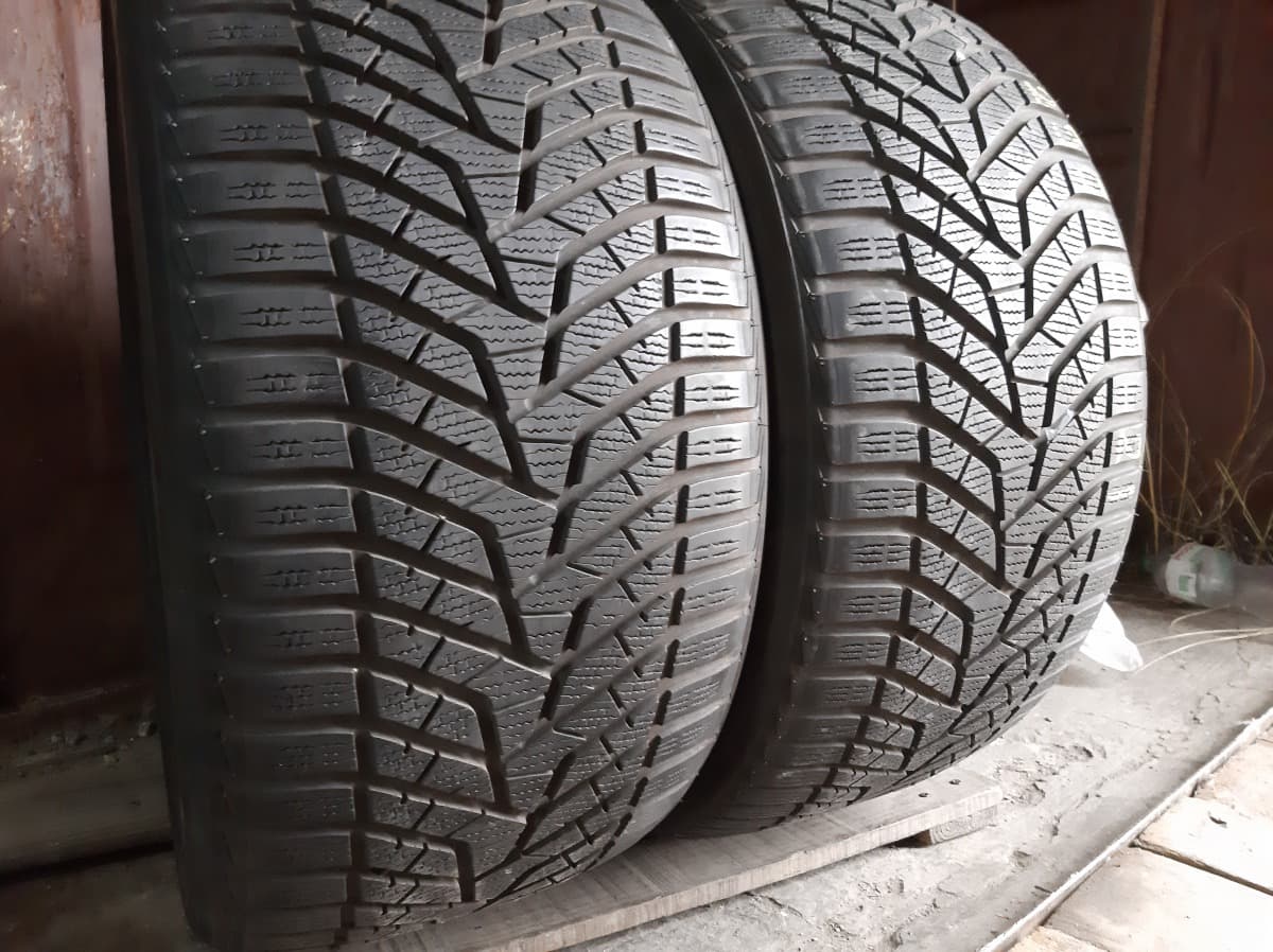 Вживані шини з Європи Yokohama BluEarthWinter V905 …    295/35 R 21