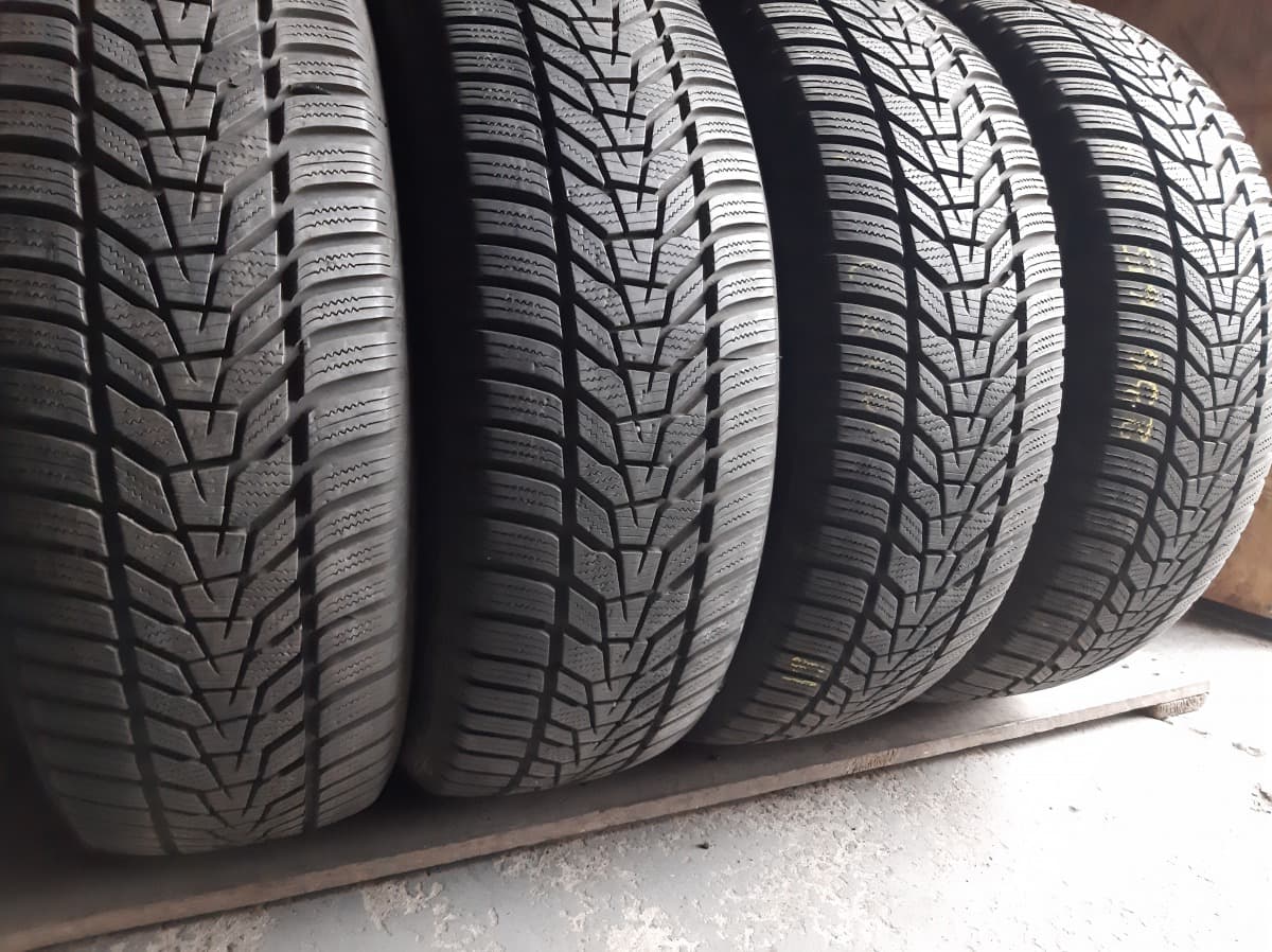 Вживані шини з Європи Hankook Winter I Cept Evo 3V       .  . 235/65 R 17