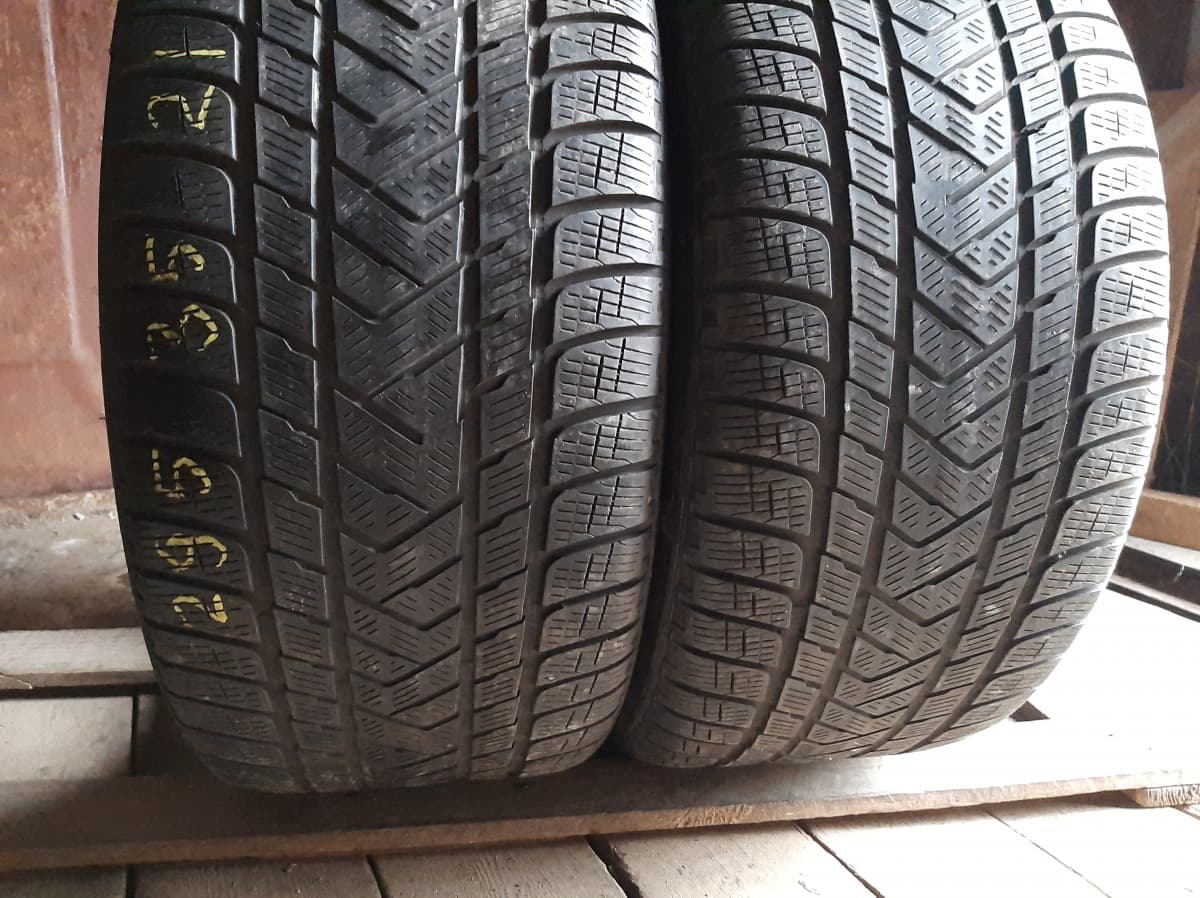 Вживані шини з Європи Pirelli ScorpionWinter            295/35 R 21