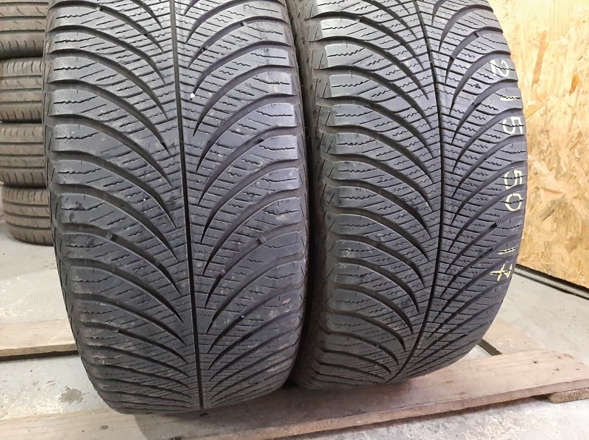 Вживані шини з Європи GoodYear Vector 4 Season      215/50 R 17