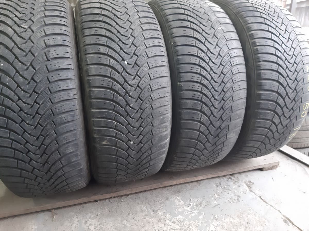 Вживані шини з Європи Falken Eurowinter HS 01  225/50 R 18