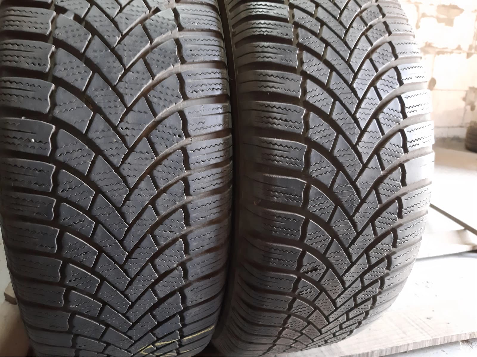 Вживані шини з Європи Bridgestone Blizzak LM-005     215/60 R 16