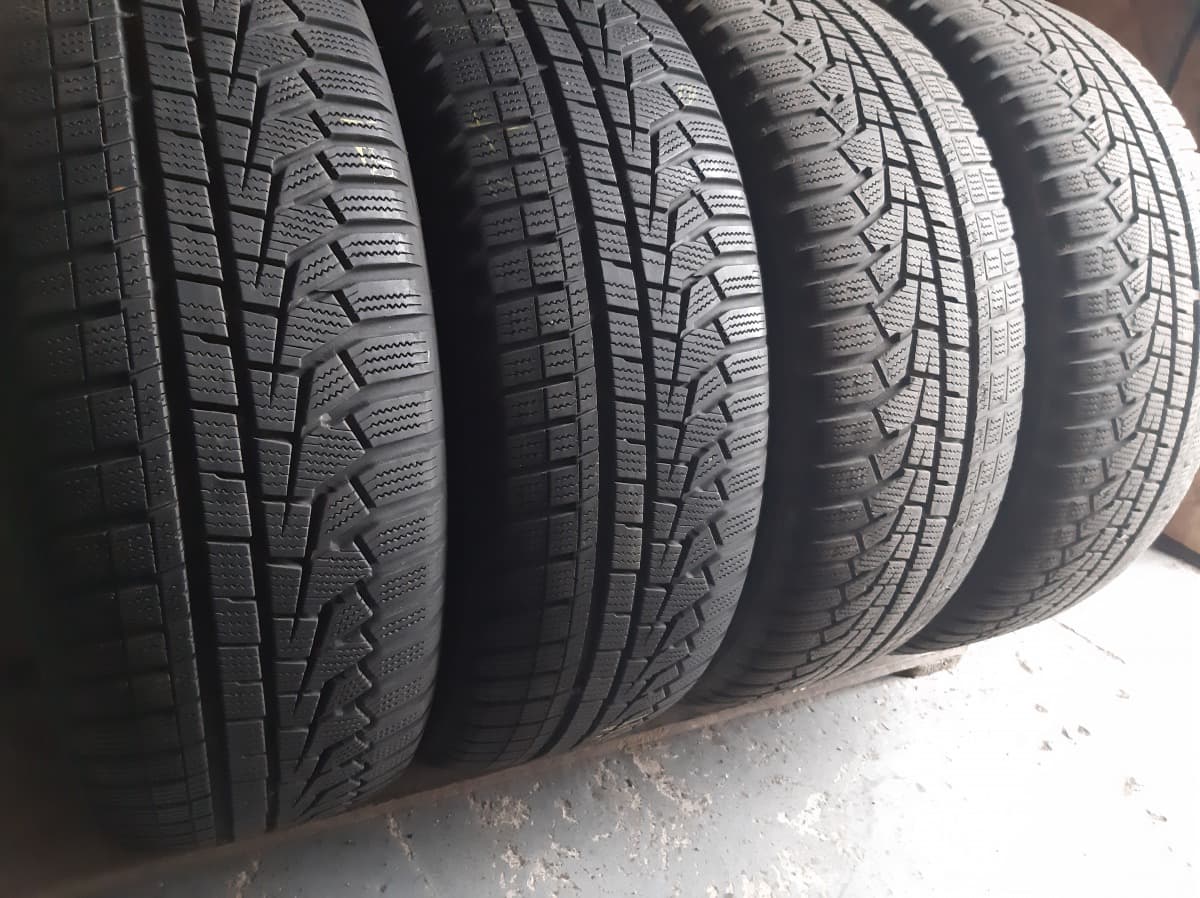 Вживані шини з Європи Hankook Winter I cept Evo 2 SUV . . . 225/60 R 18