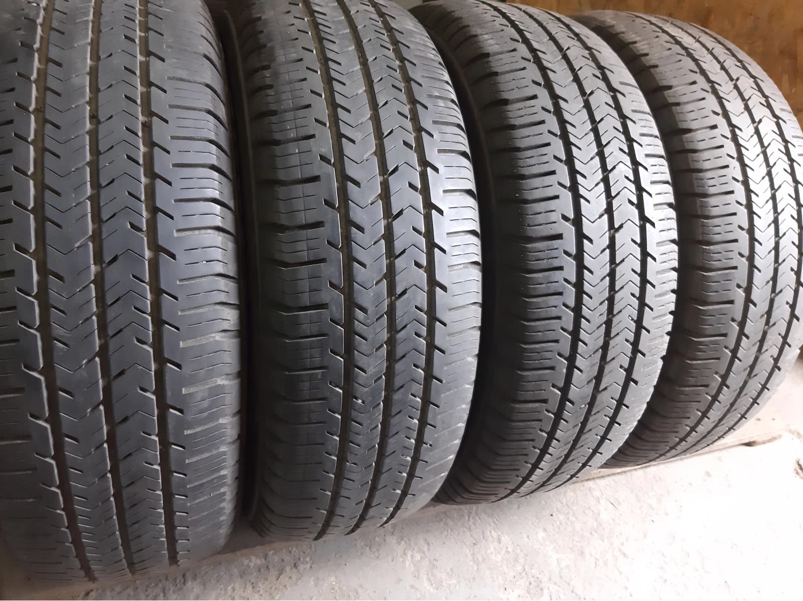 Вживані шини з Європи Michelin Agilis 51      . 215/65 R 16C
