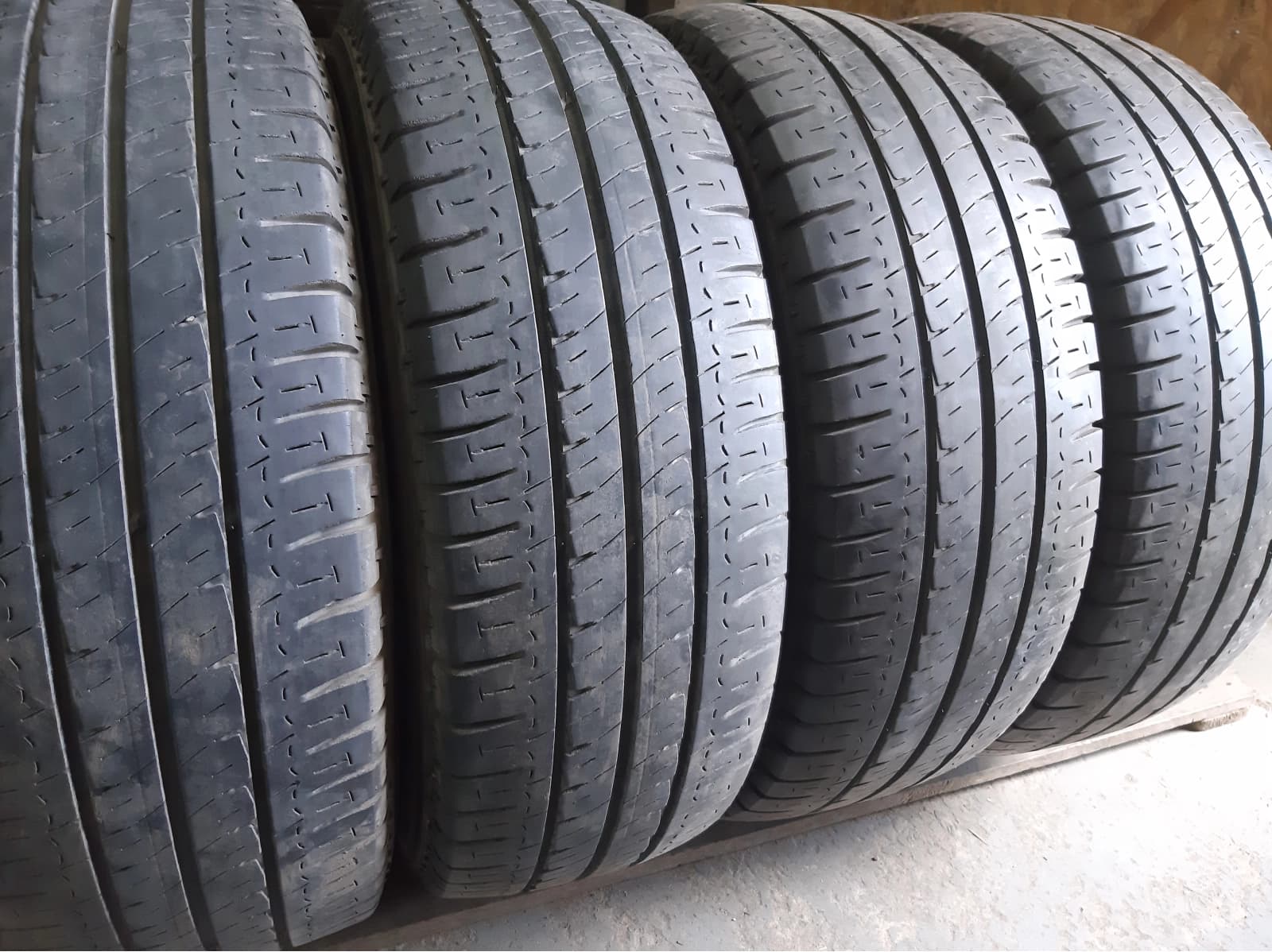 Вживані шини з Європи Michelin Agilis    235/65 R 16C