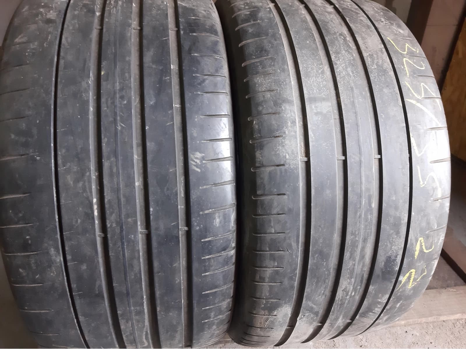 Вживані шини з Європи Pirelli P Zero 325/35 R 22