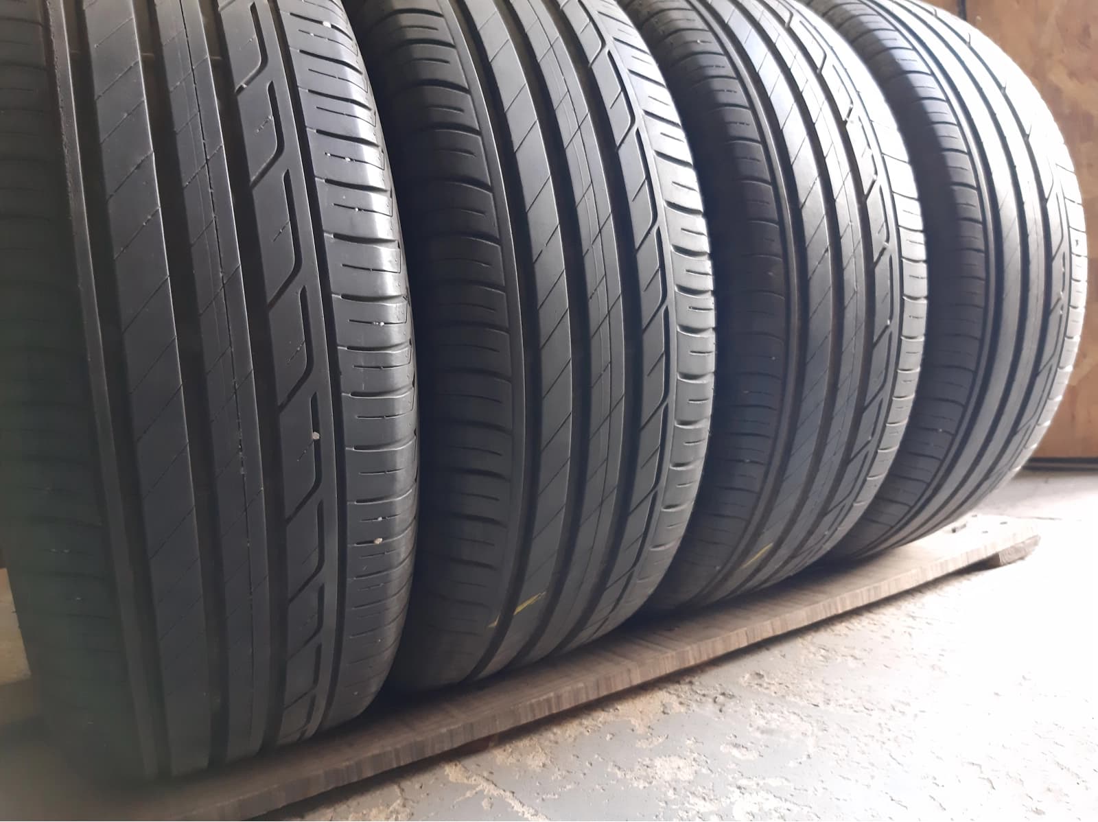 Вживані шини з Європи Bridgestone Turanza T001 215/60 R 16