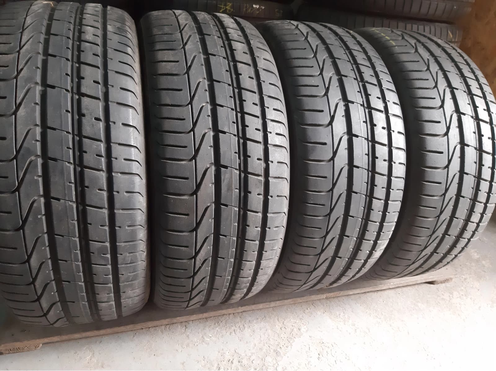 Вживані шини з Європи Pirelli P Zero AO 255/45 R 19