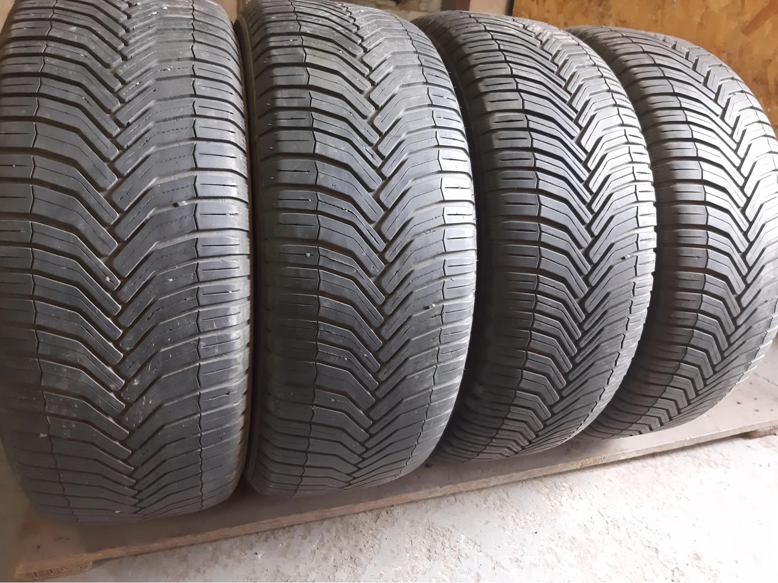 Вживані шини з Європи Michelin Cross Climate 215/55 R 17