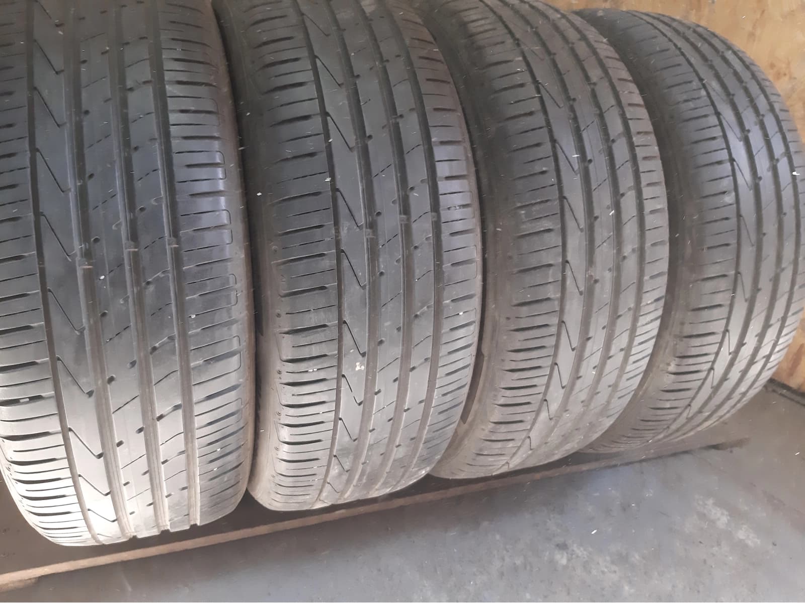 Вживані шини з Європи Hankook Ventus S1 EVO 2 Suv 225/55 R 18